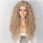 WIGHUB&SALON – Perruque Synthétique Lace Front Boucles Deep – blond (613) – 26 pouces